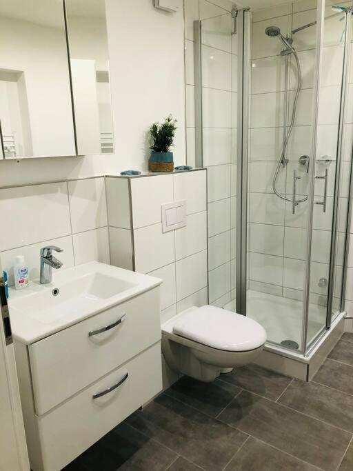 Zentrale Studio Wohnung In Emden Ngoại thất bức ảnh